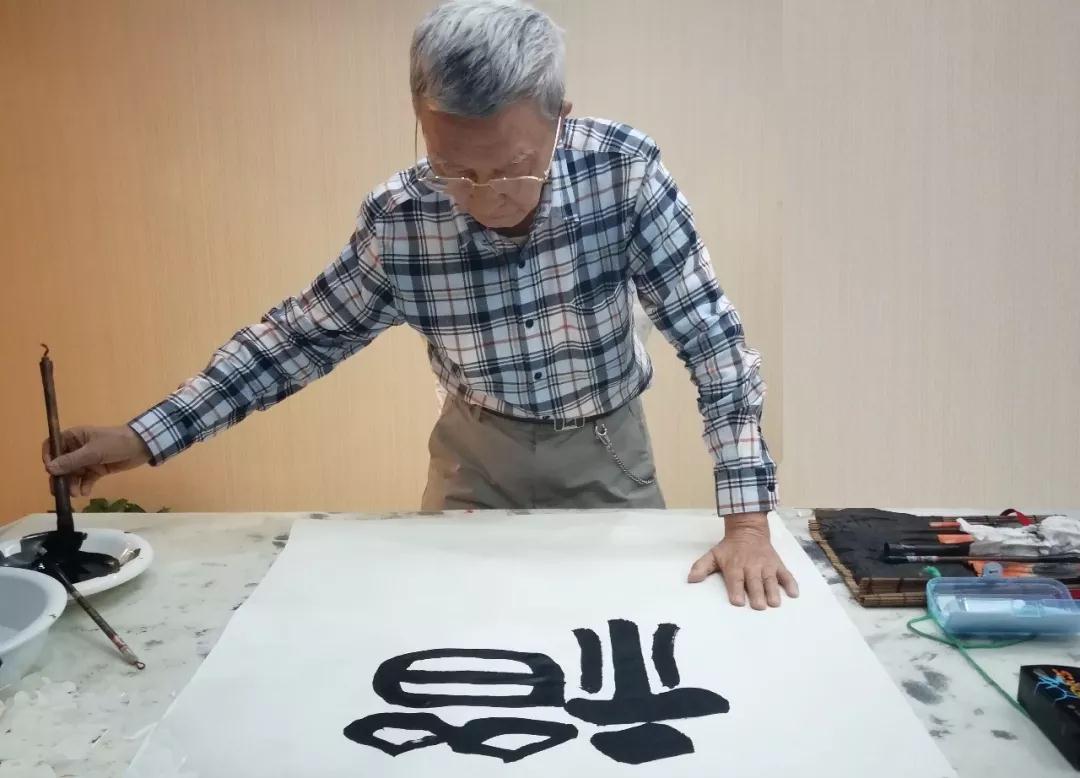 �黭���˻Ӻ���ī, �Ű��Ļ��߽�������ʱ�������ǲ�