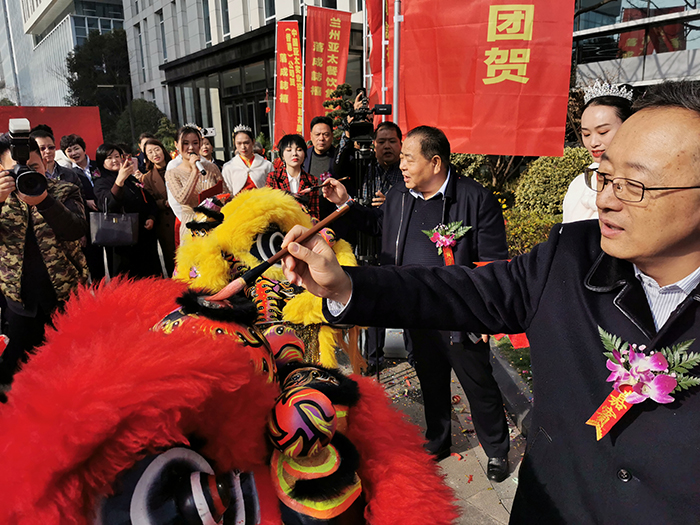 ������ ����� �����̡�������������ʱ�������ǲ�����פ�Ϻ��ܲ��칫��¥��ʽ����